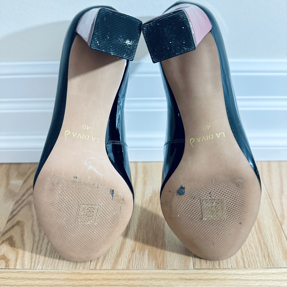 Black and Red Block Heel Pumps with Pointed Toe - Picture 6 of 7